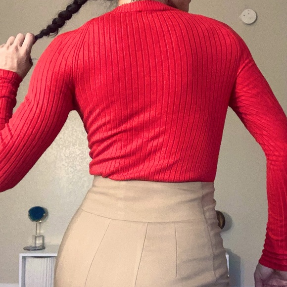 Express Ribbed fitted knit top - Picture 2 of 4